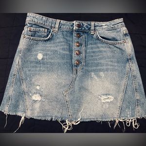 Free People jean skirt. Size 31”.
